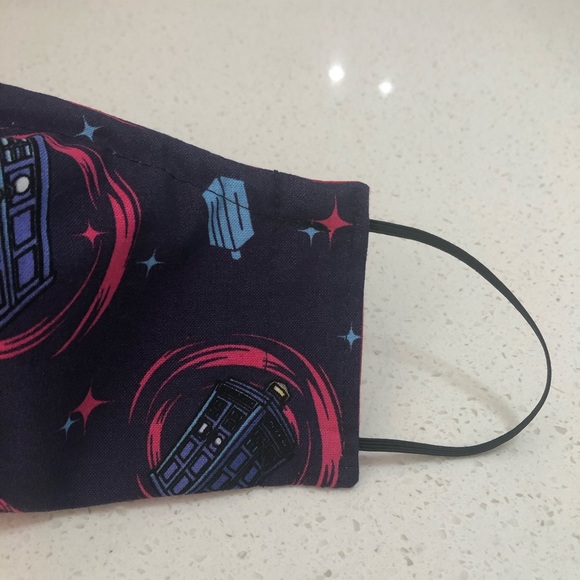 XS/S Wired Tardis Doctor Who Non-Medical Kids Mask - Picture 6 of 10